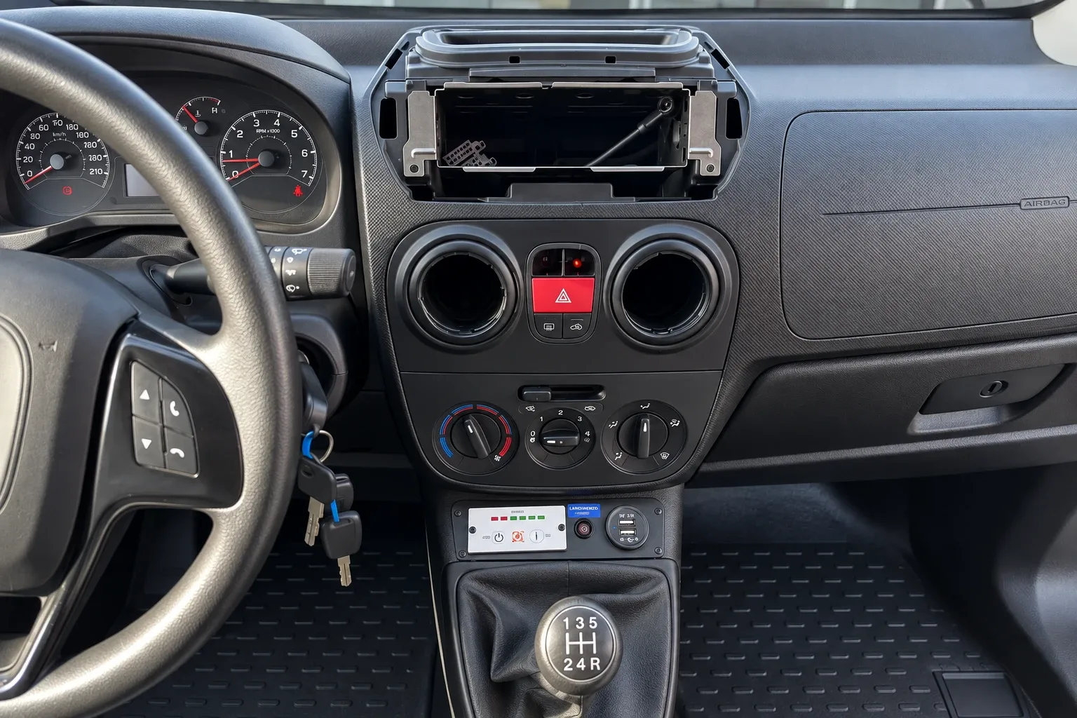 Fiat Fiorino 1.3 MJT 95CV Cargo Adventure 2017 — foto 8