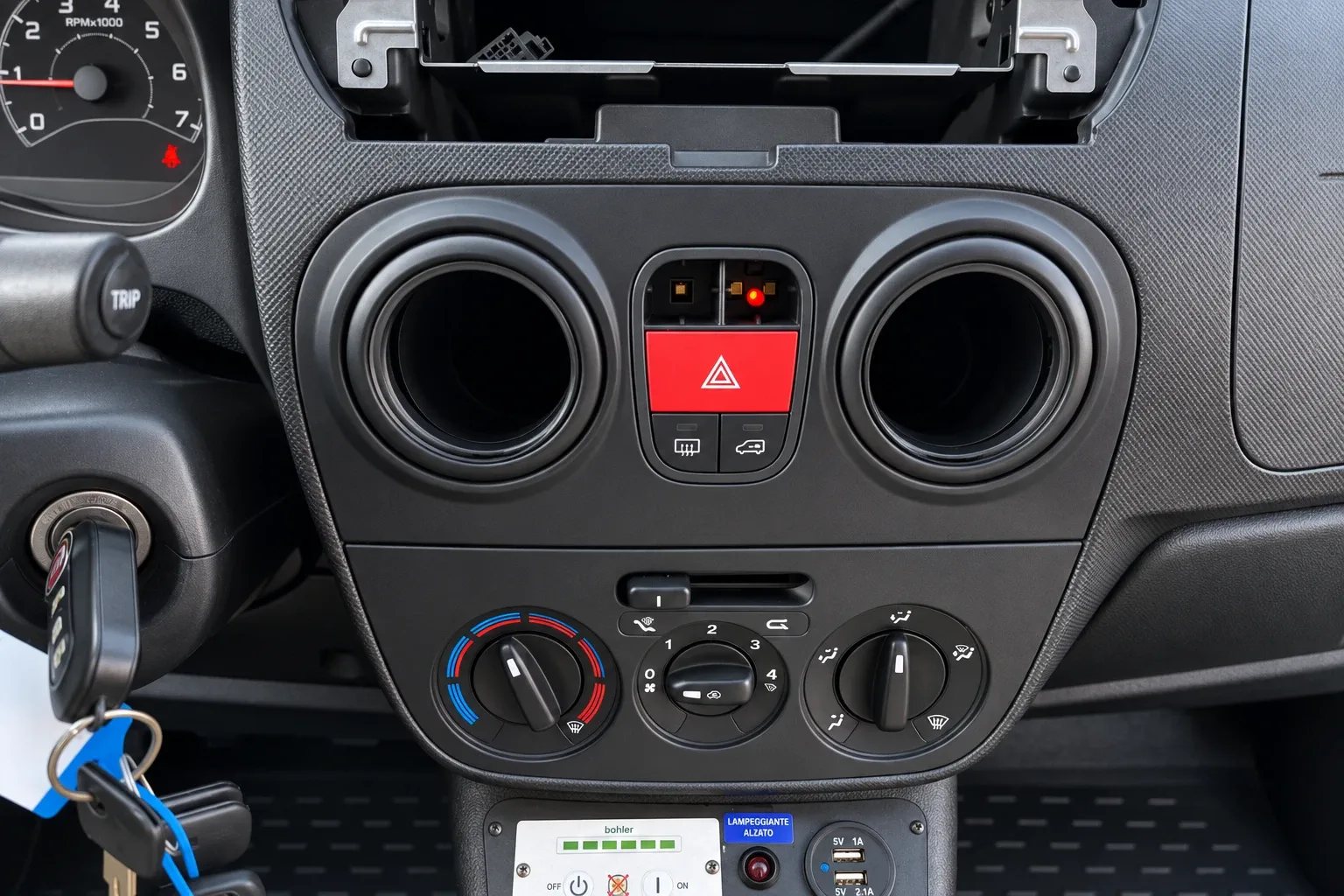 Fiat Fiorino 1.3 MJT 95CV Cargo Adventure 2017 — foto 11