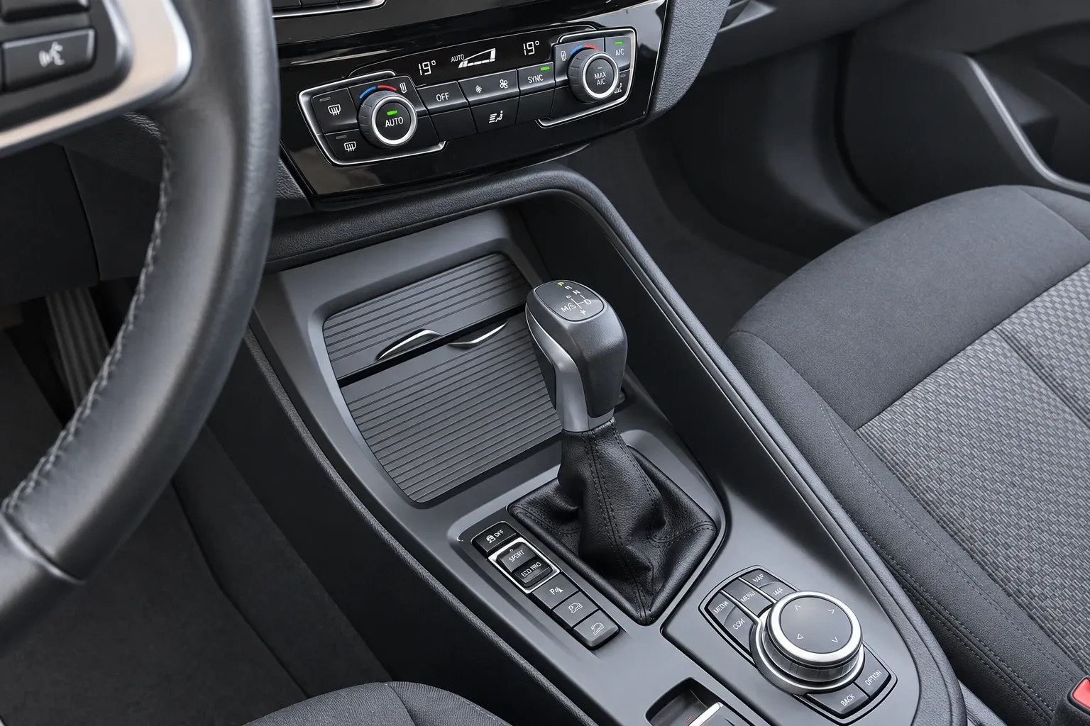 BMW X1 xdrive25e Business Advantage auto 2022 — foto 12