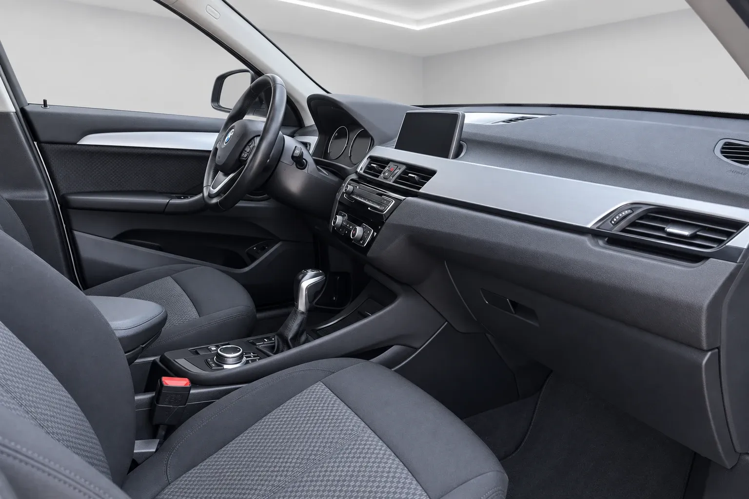 BMW X1 xdrive25e Business Advantage auto 2022 — foto 13