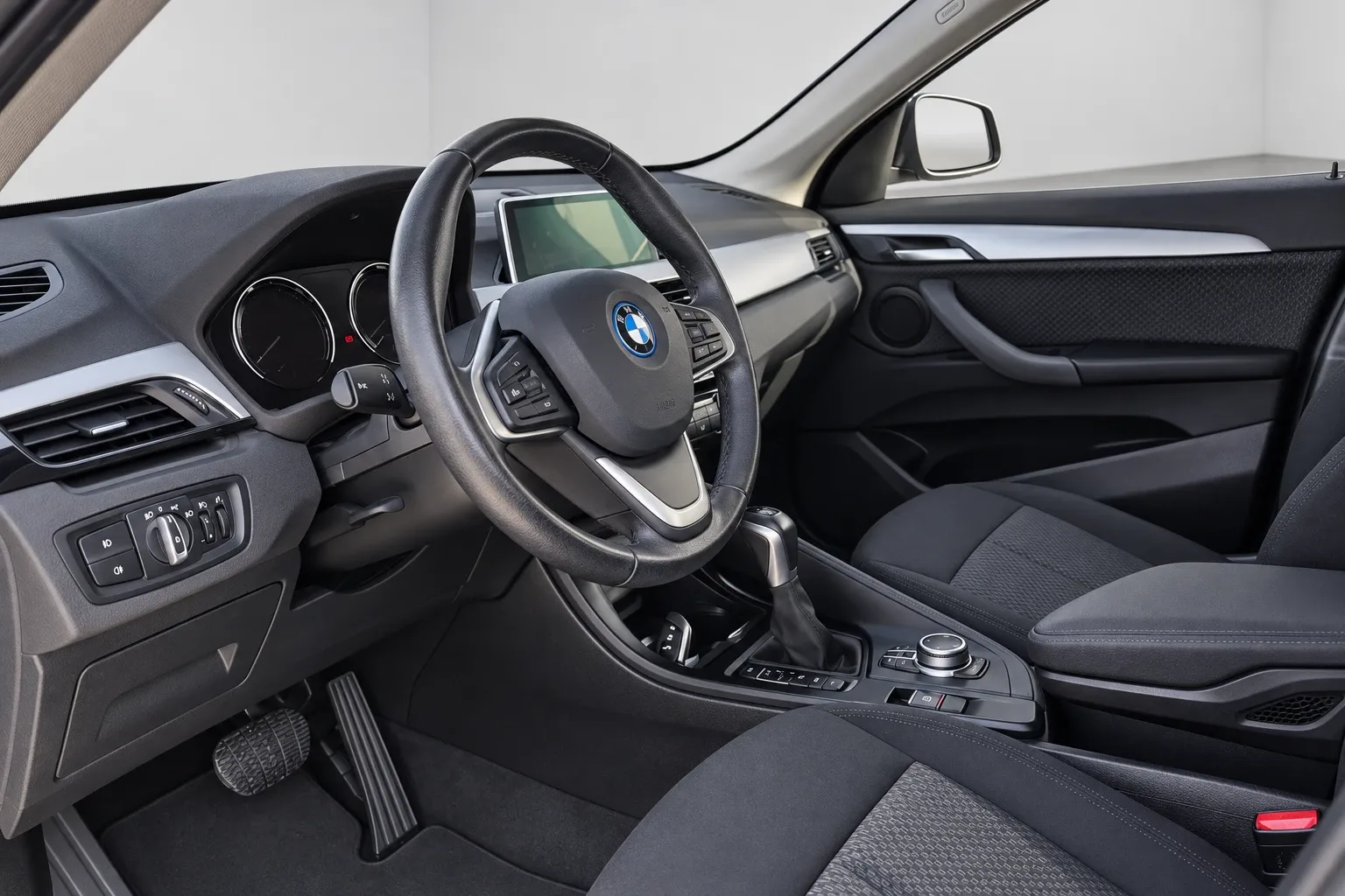 BMW X1 xDrive25e Advantage Auto 2022 — foto 8