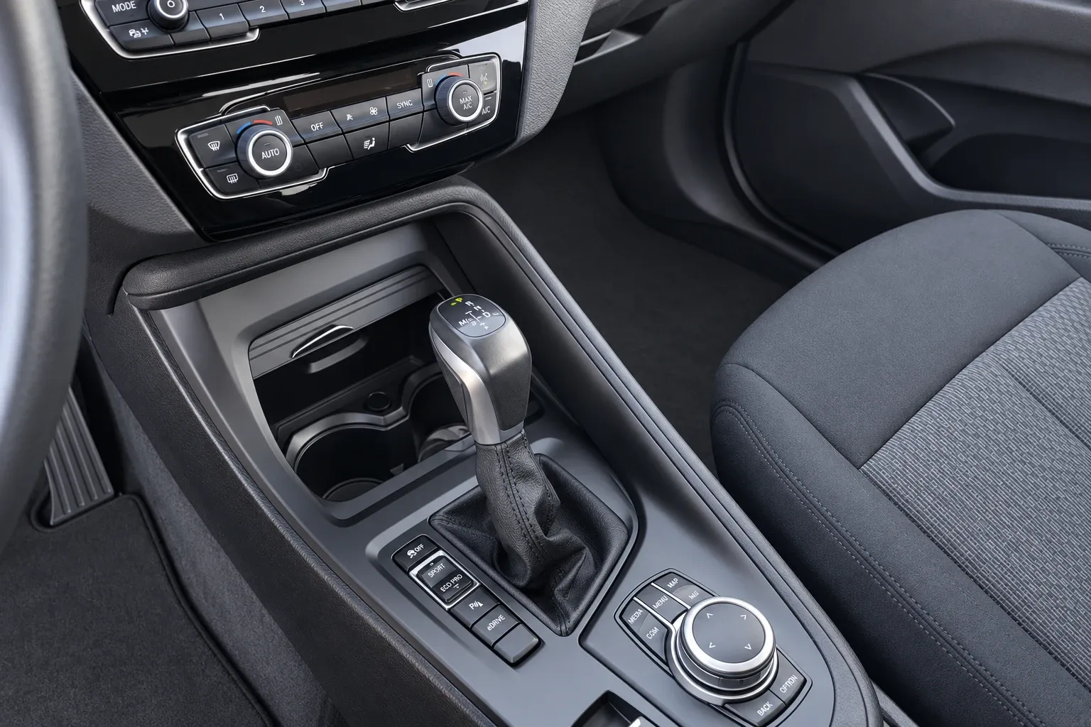 BMW X1 xDrive25e Advantage Auto 2022 — foto 13