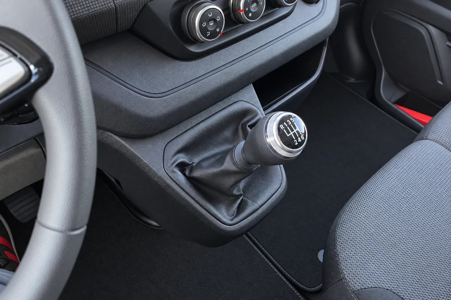 Renault Trafic 6 posti L1 H1 dCi 150 Start 2024 — foto 8