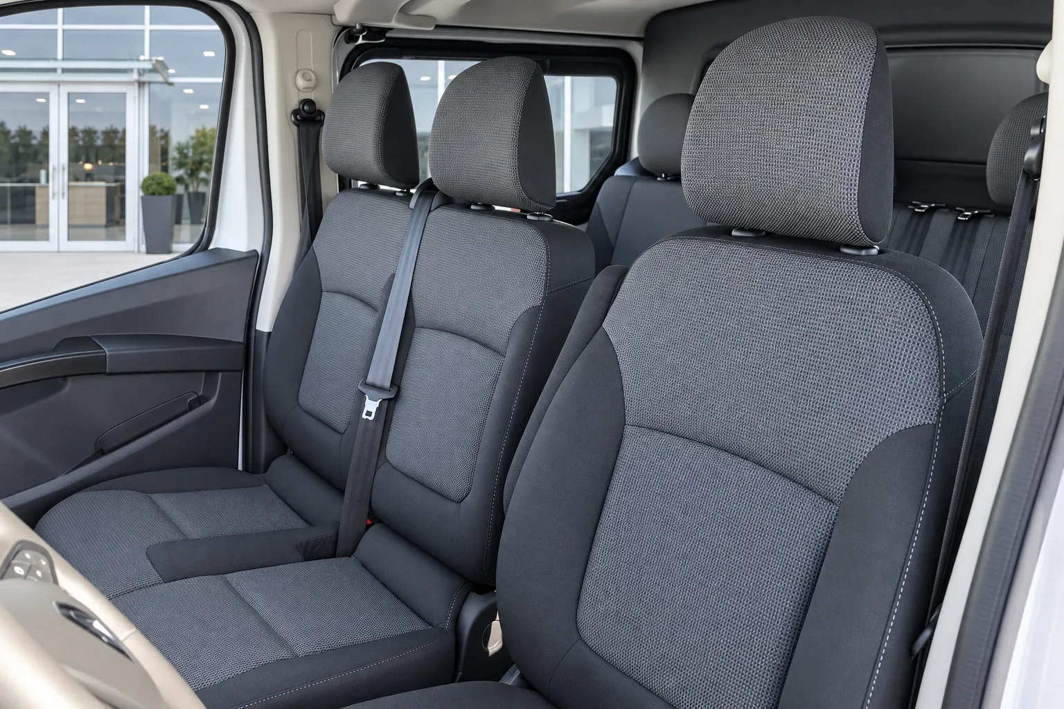 Renault Trafic 6 posti L1 H1 dCi 150 Start 2024 — foto 12