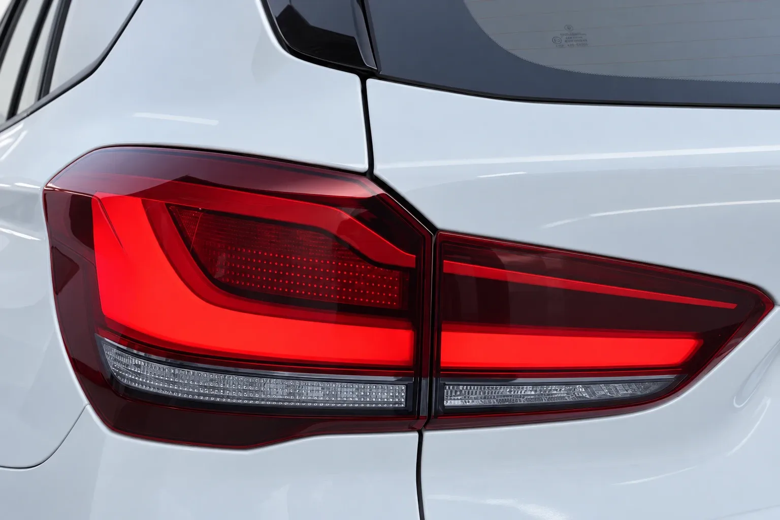 BMW X1 X Drive 25E Business Advantage automatico 2022 — foto 17