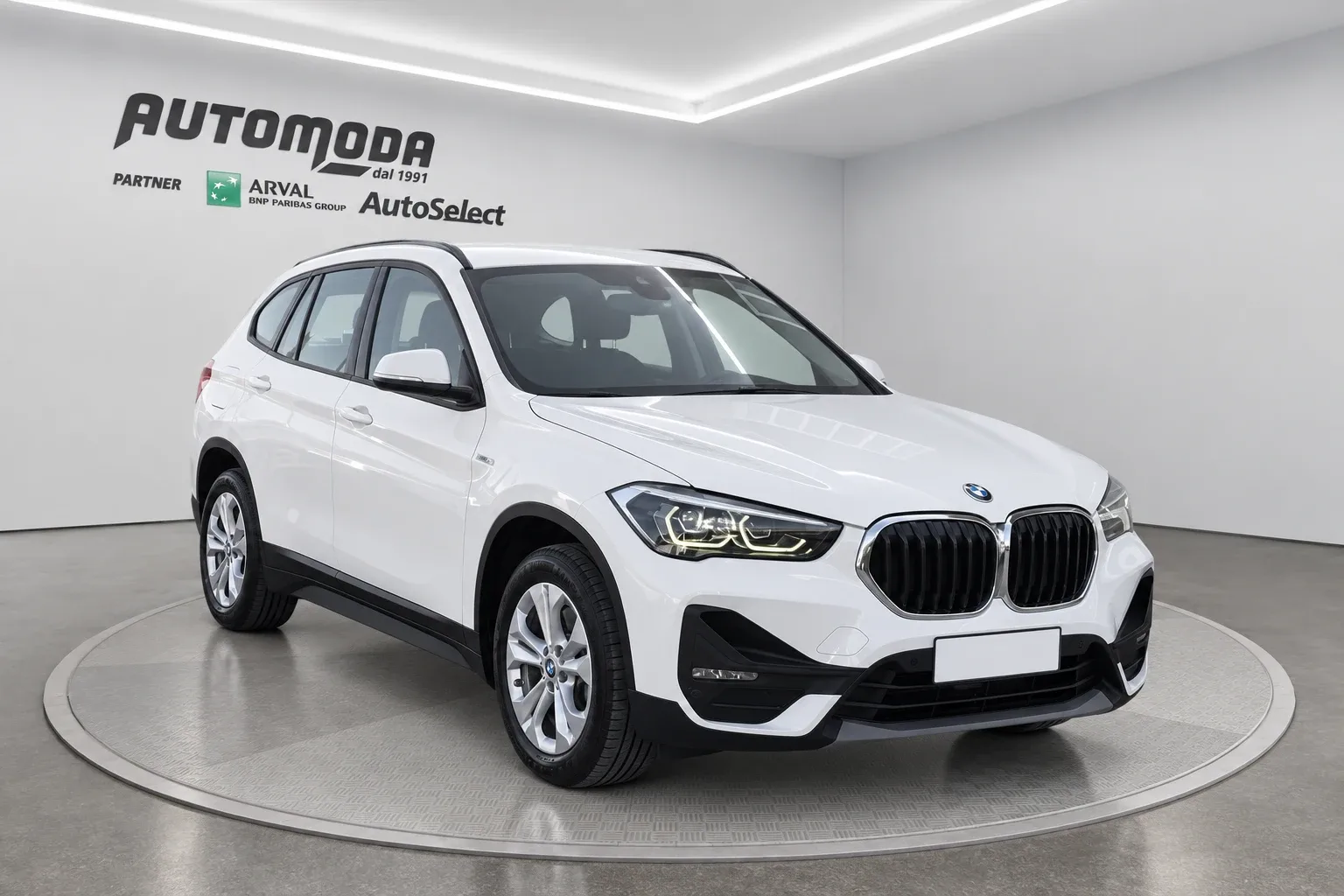 BMW X1 X Drive 25E Business Advantage automatico 2022 — foto 3