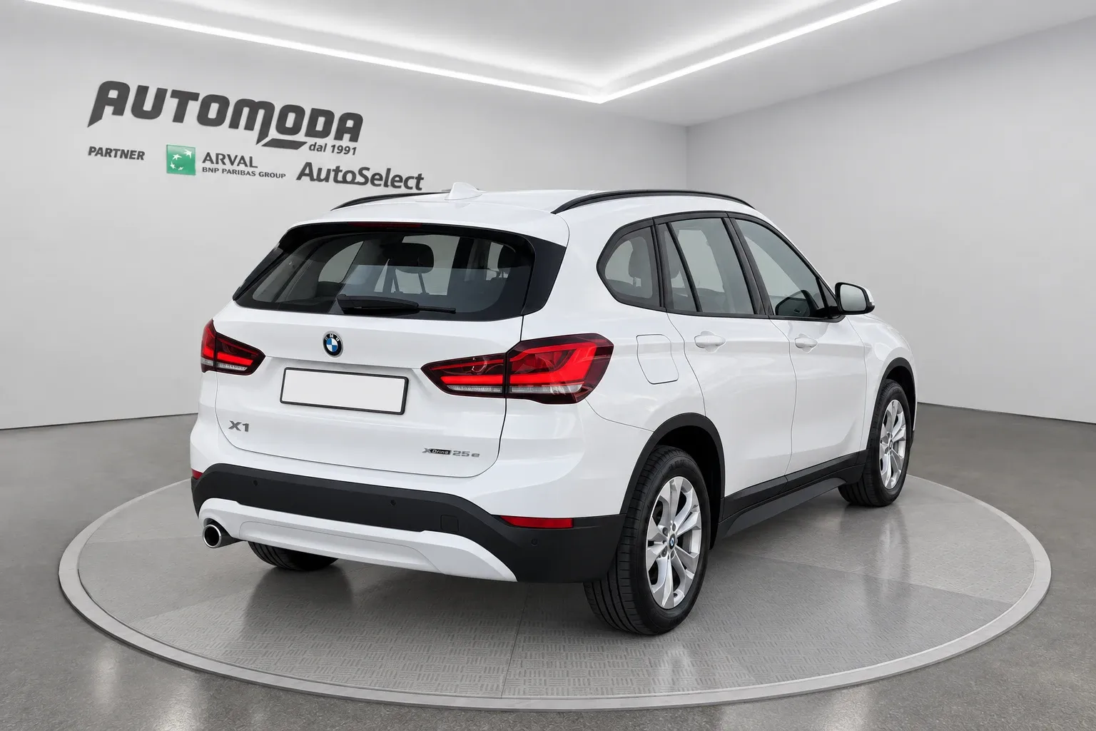 BMW X1 X Drive 25E Business Advantage automatico 2022 — foto 4