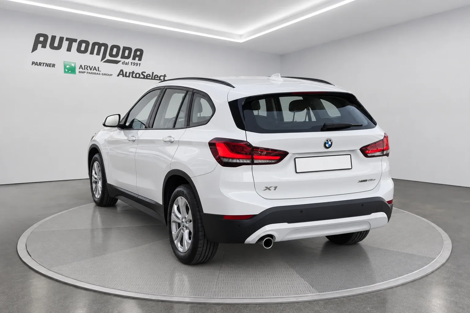 BMW X1 X Drive 25E Business Advantage automatico 2022 — foto 6