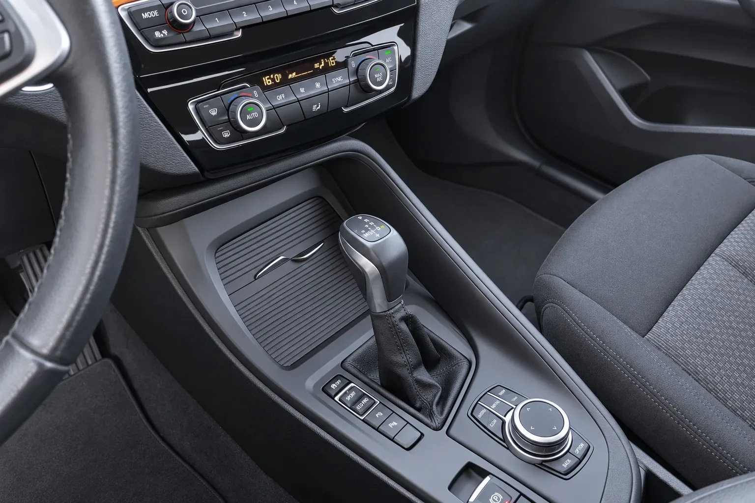 BMW X1 X Drive 25E Business Advantage automatico 2022 — foto 13