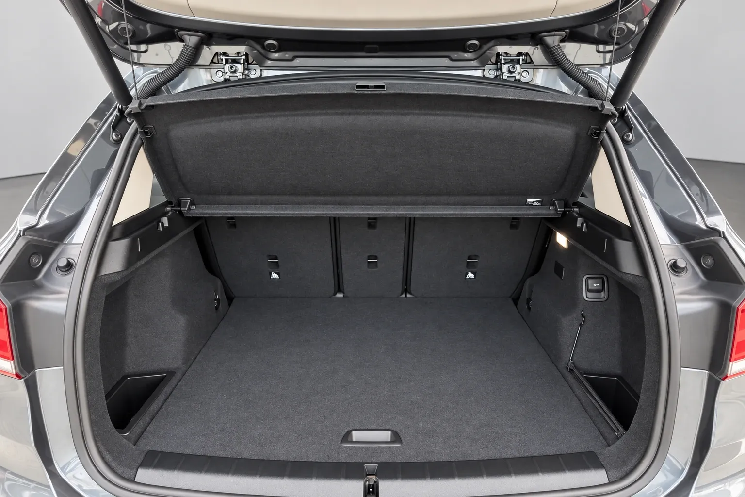 BMW X1 xdrive25e Advantage auto 2022 — foto 16