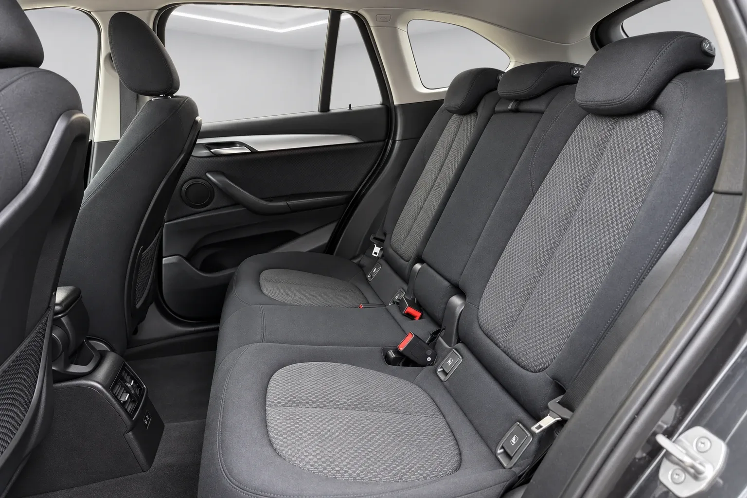 BMW X1 xdrive25e Advantage auto 2022 — foto 14