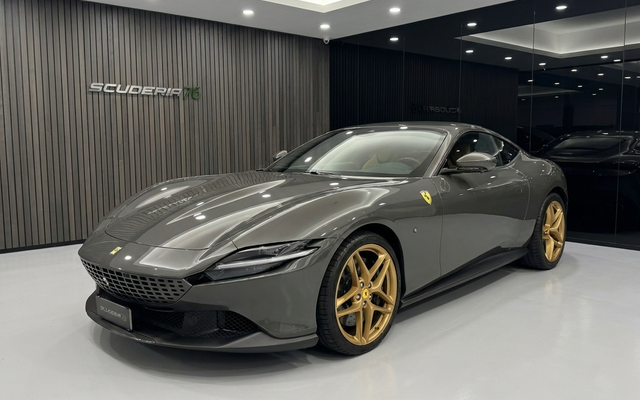 Ferrari Roma Spider