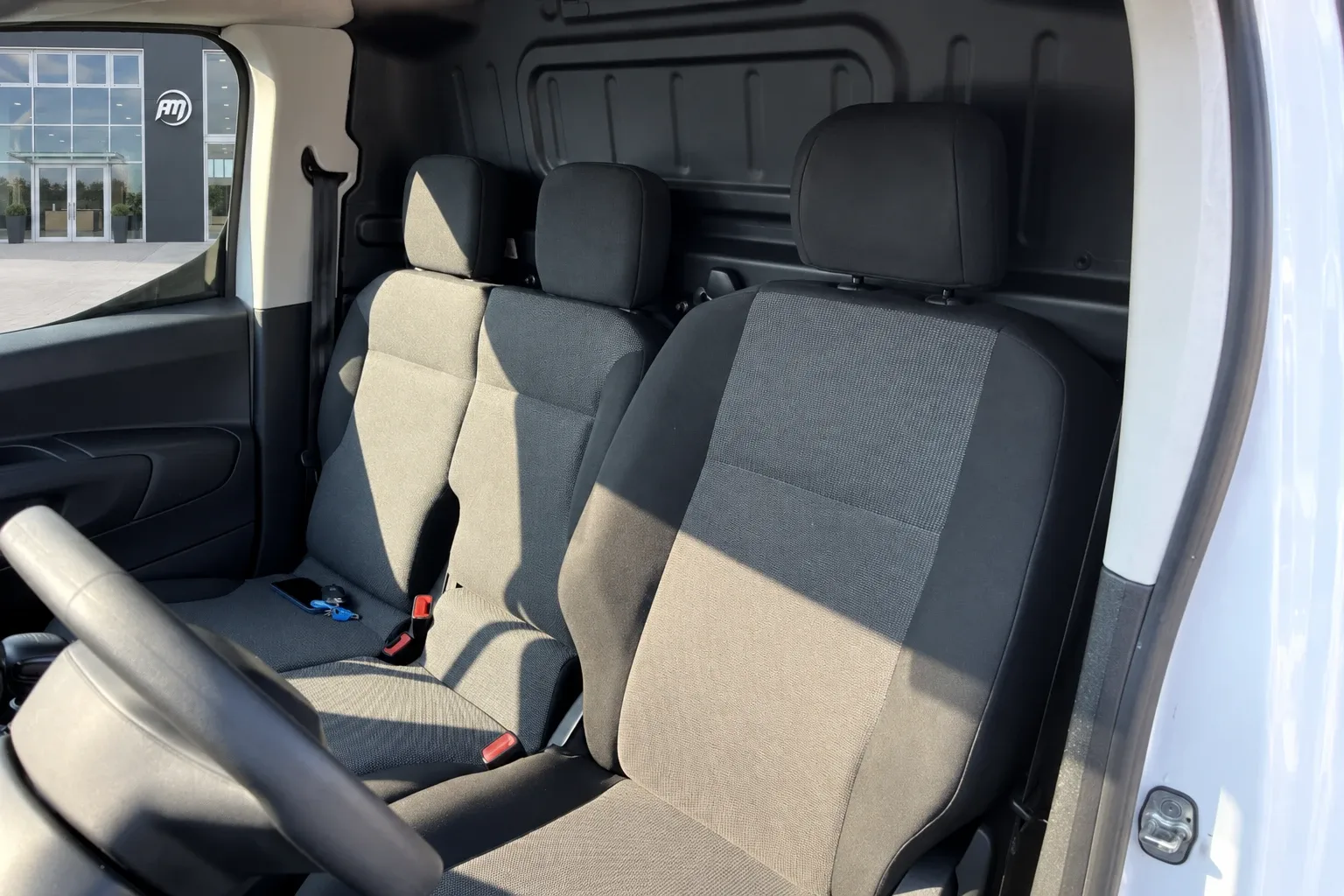 Peugeot Partner 100CV ALLESTITO 3 POSTI 2022 — foto 8