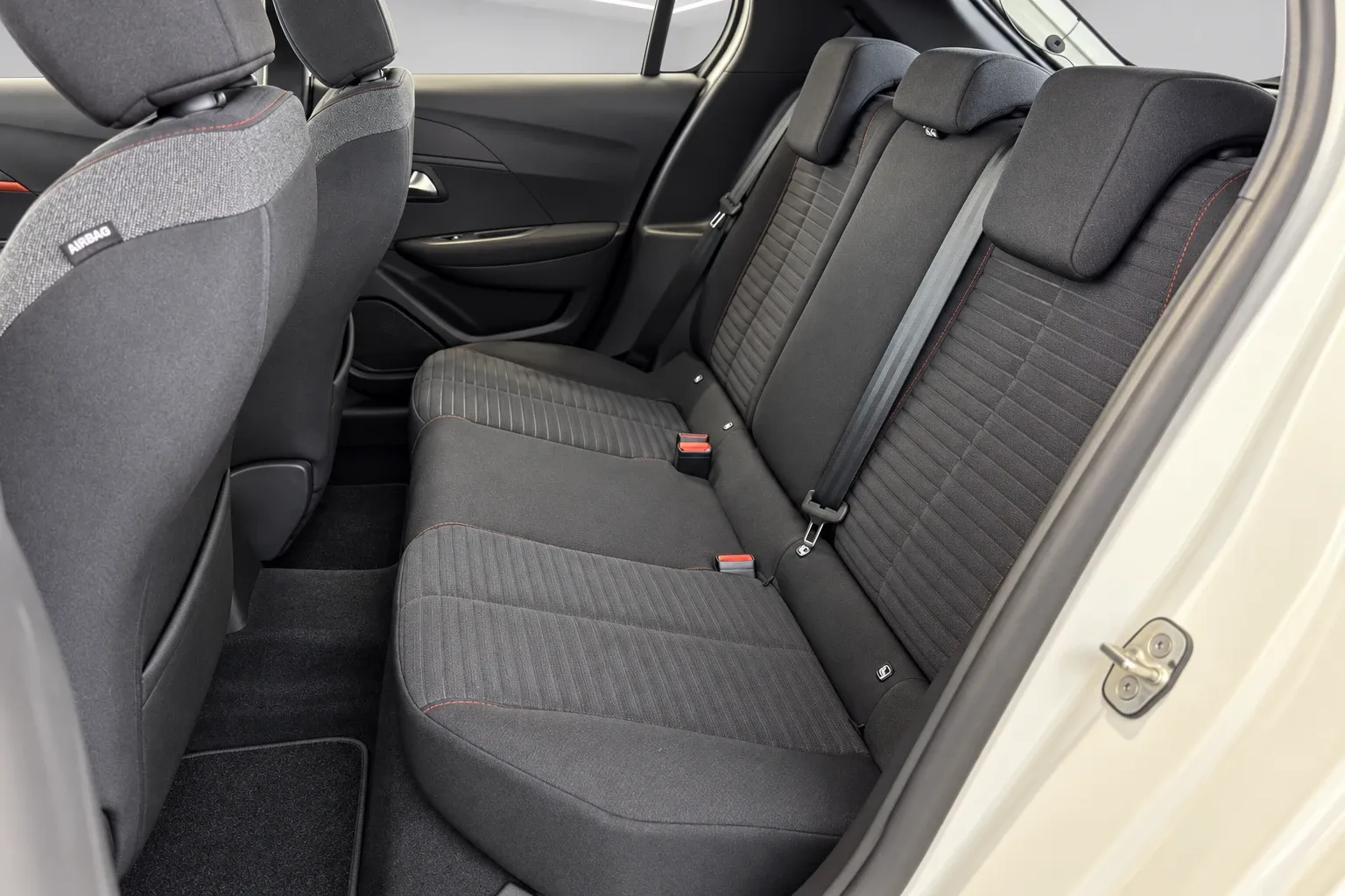 Peugeot 208 1.5 DIESEL KM 0 2023 — foto 14