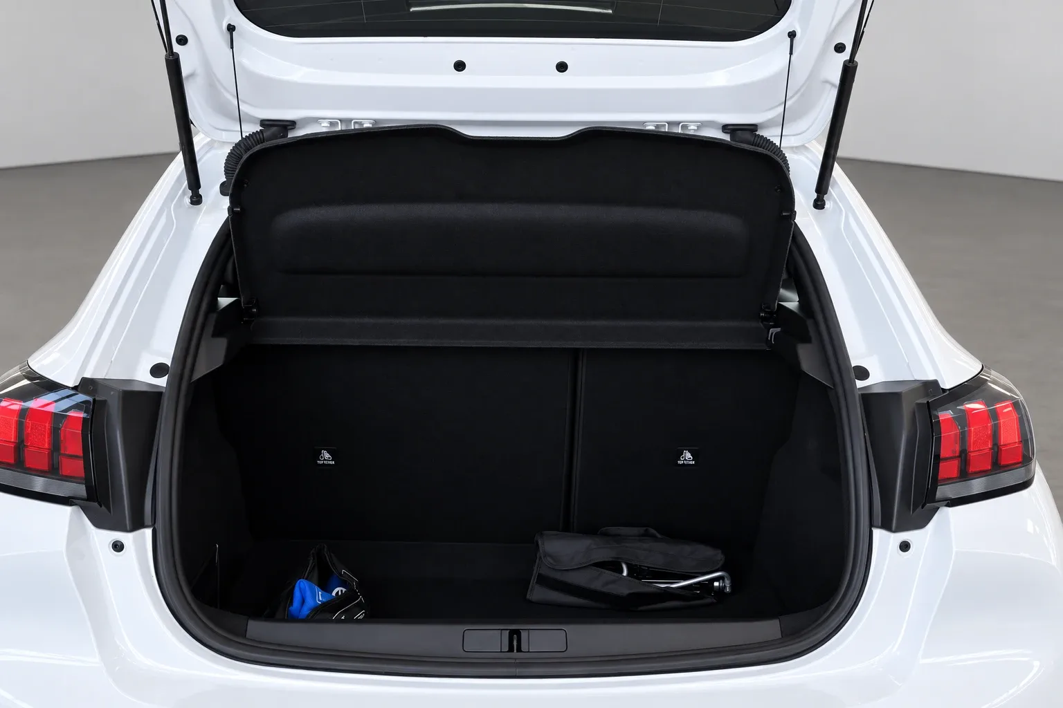 Peugeot 208 1.5 DIESEL KM 0 2023 — foto 15
