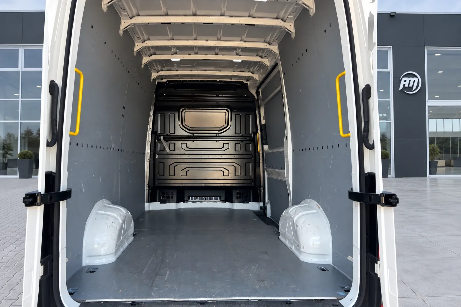 Volkswagen Crafter 2.0TDI 140CV L3H3 2025 — foto 11