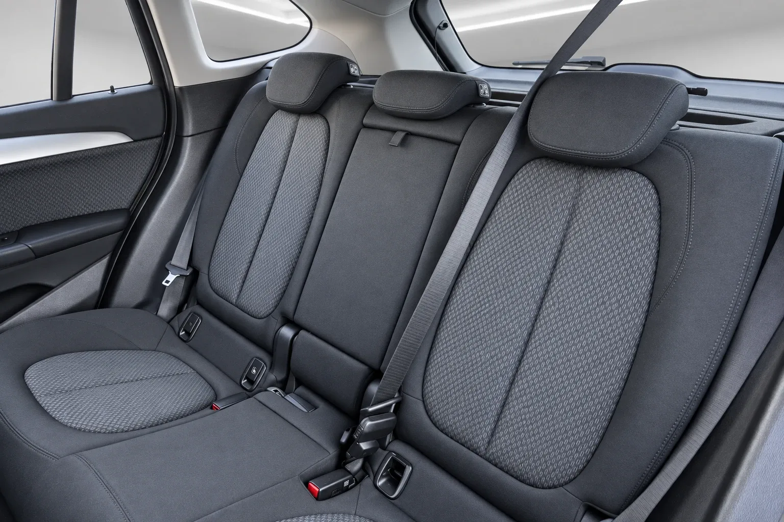 BMW X1 xdrive25e Advantage auto 2021 — foto 14
