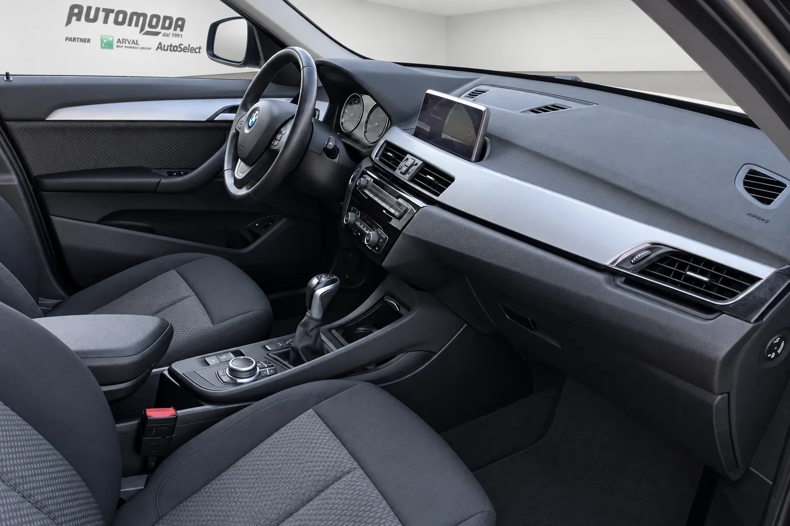 BMW X1 xdrive25e Advantage auto 2021 — foto 13