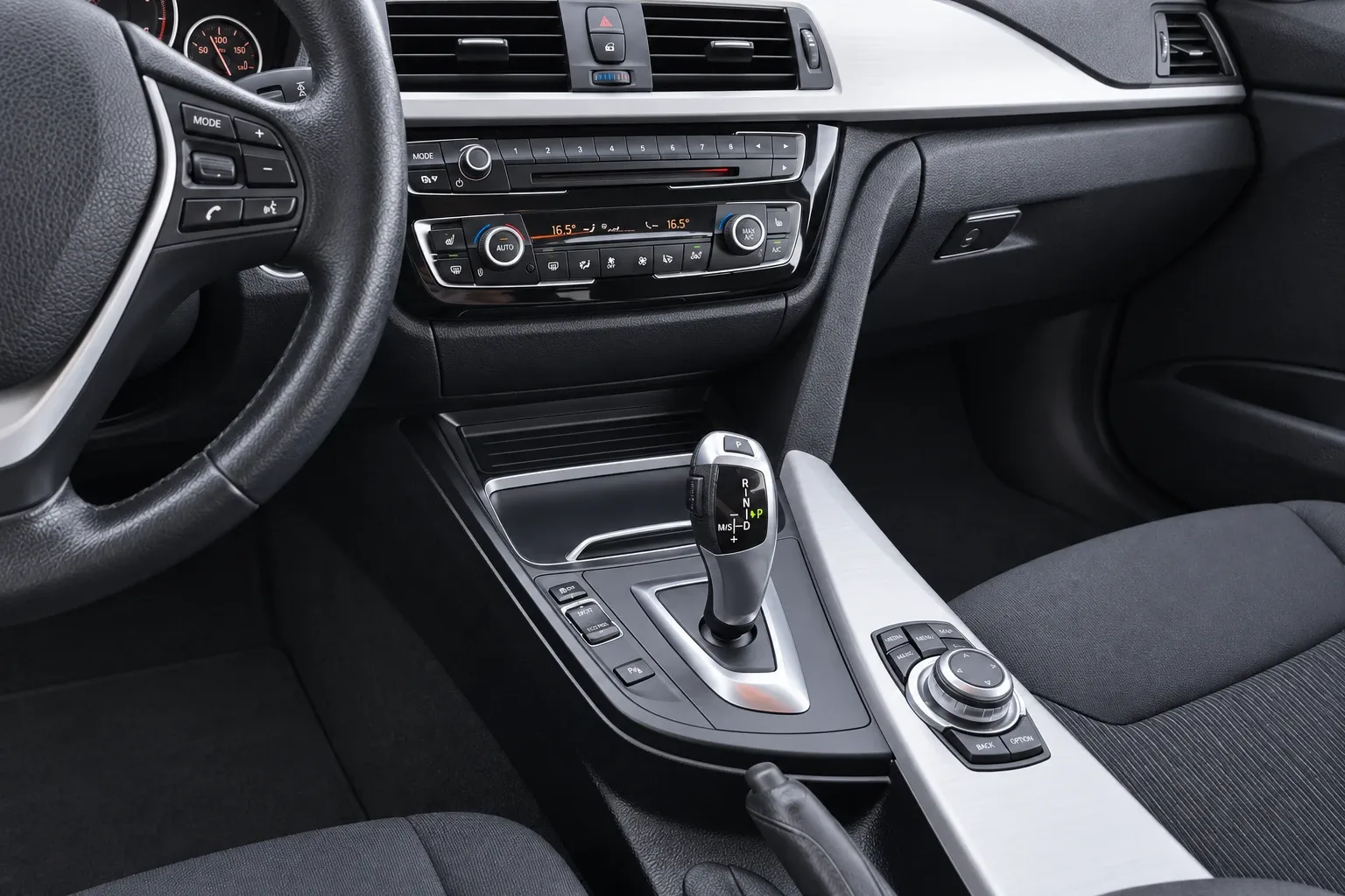BMW 318 d Touring 150CV 2017 — foto 12