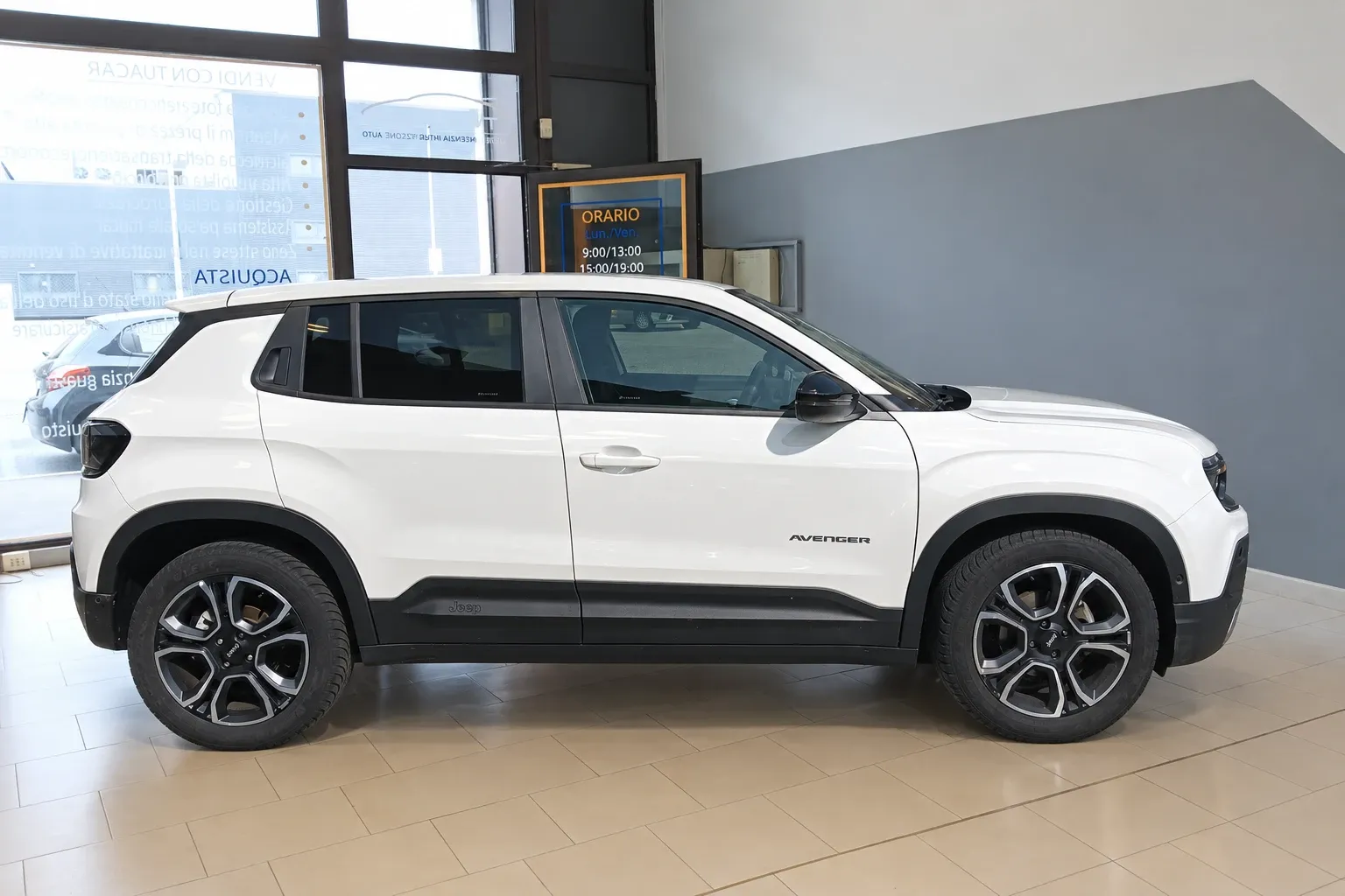 Jeep Avenger 1.2 turbo Summit fwd 100cv 2024 — foto 4