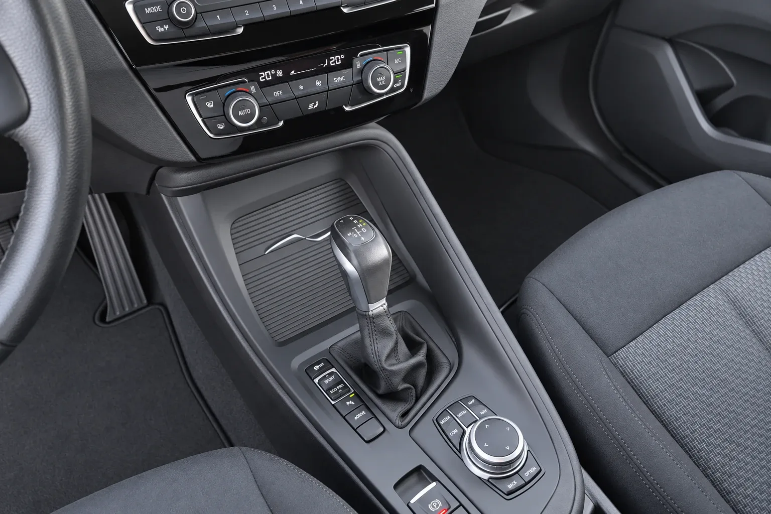 BMW X1 X Drive 25E Business Advantage automatico 2021 — foto 13