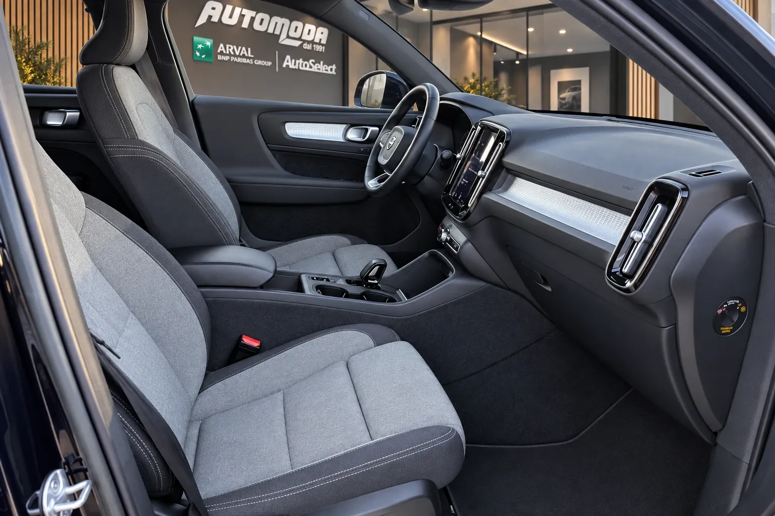 Volvo XC40 T5 Recharge Plug-in Hybrid automatico Core 2023 — foto 11
