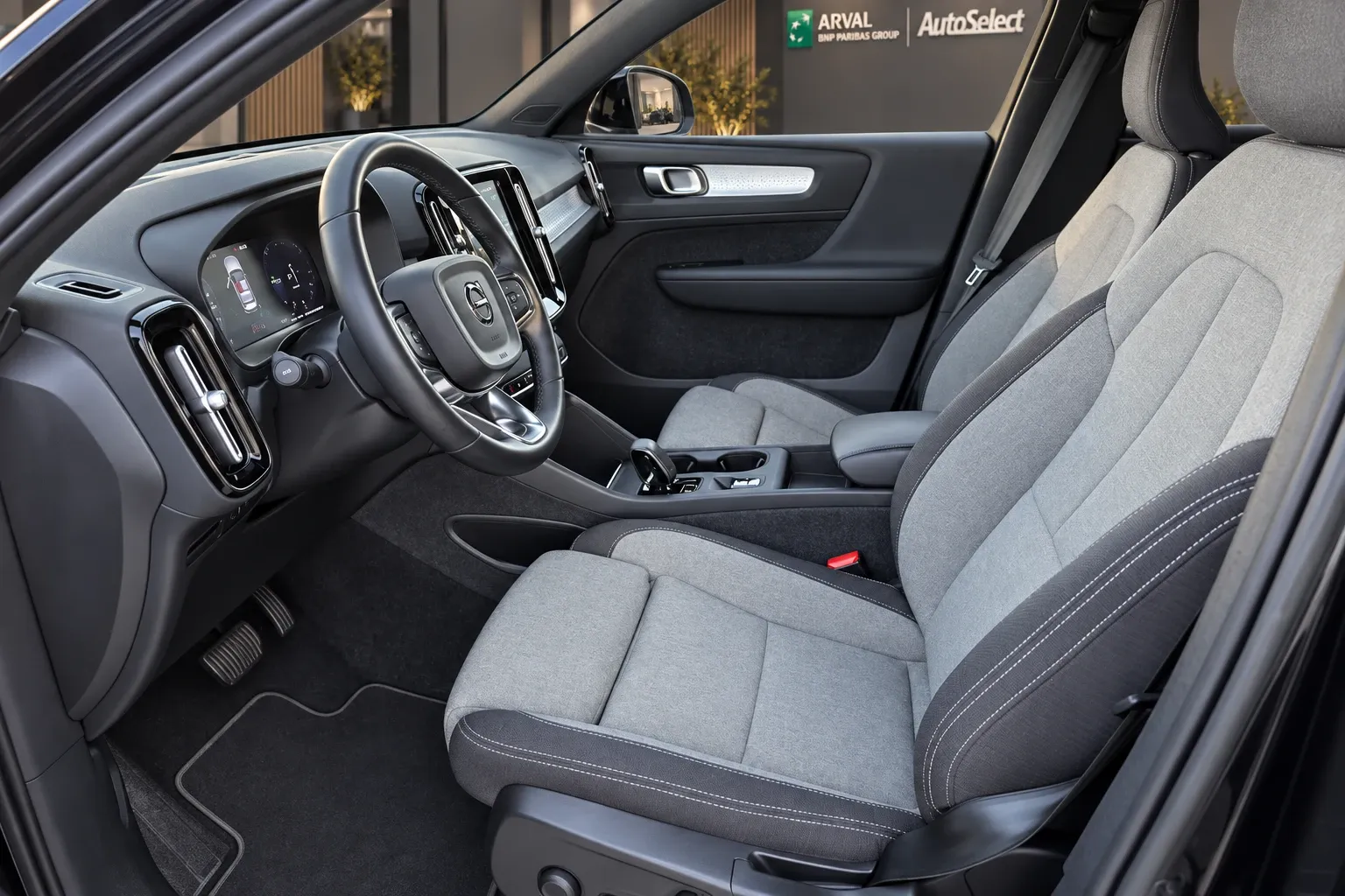 Volvo XC40 T5 Recharge Plug-in Hybrid automatico Core 2023 — foto 12