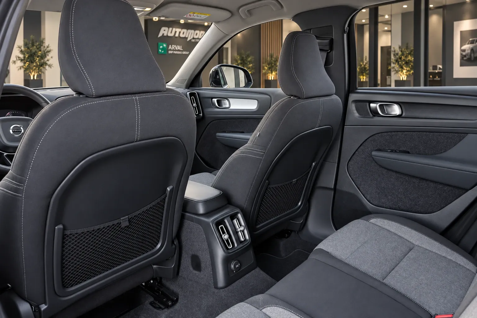 Volvo XC40 T5 Recharge Plug-in Hybrid automatico Core 2023 — foto 14