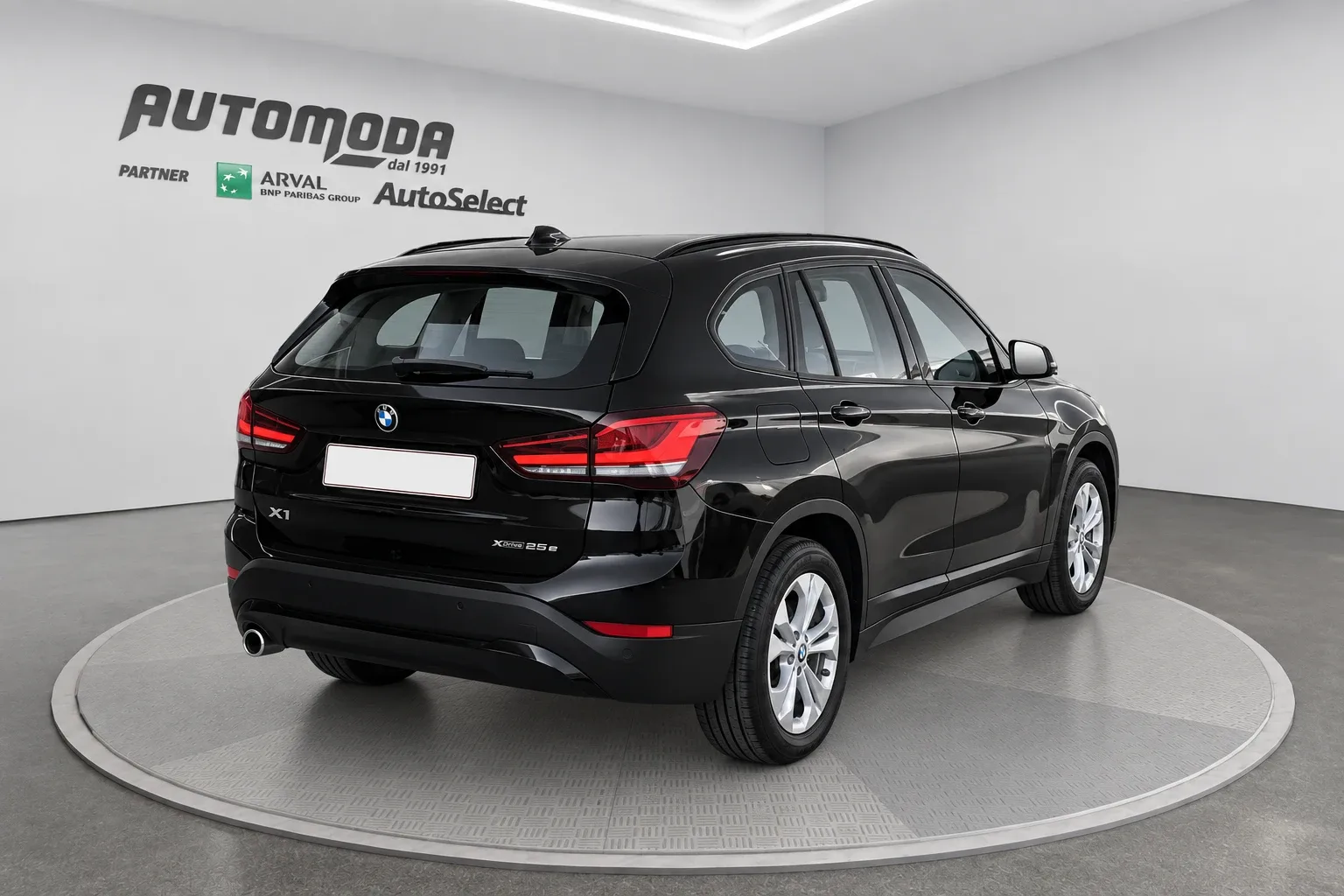 BMW X1 X Drive 25E Business Advantage automatico 2022 — foto 4