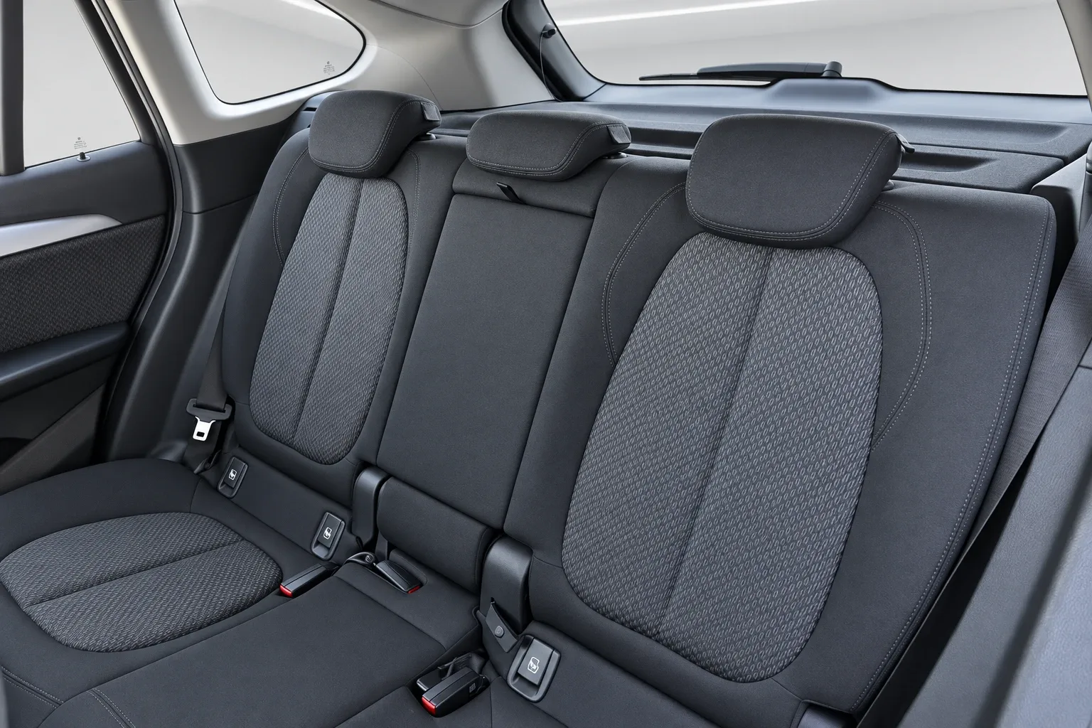 BMW X1 X Drive 25E Business Advantage automatico 2022 — foto 14