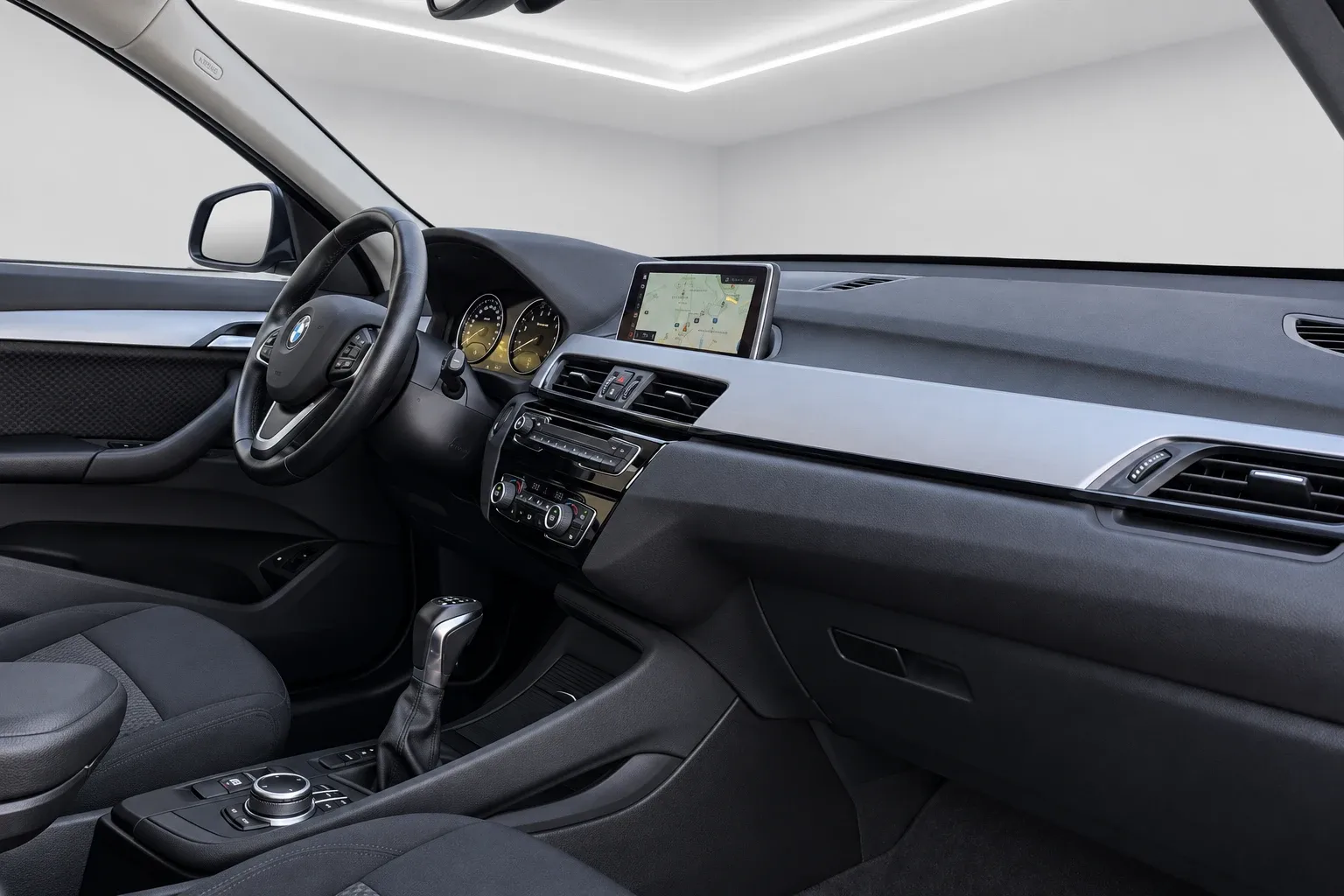 BMW X1 X Drive 25E Business Advantage automatico 2022 — foto 7