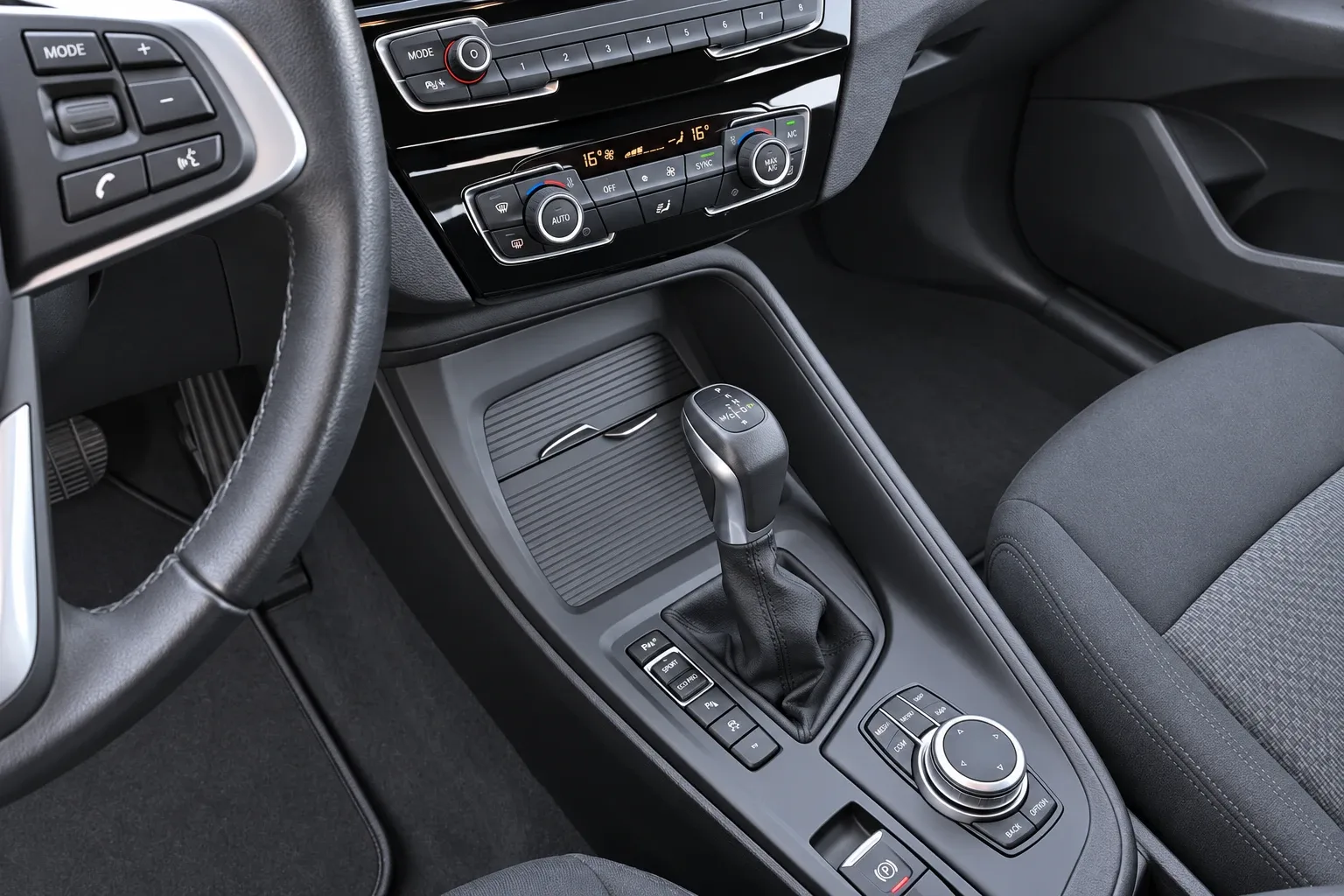 BMW X1 X Drive 25E Business Advantage automatico 2022 — foto 13