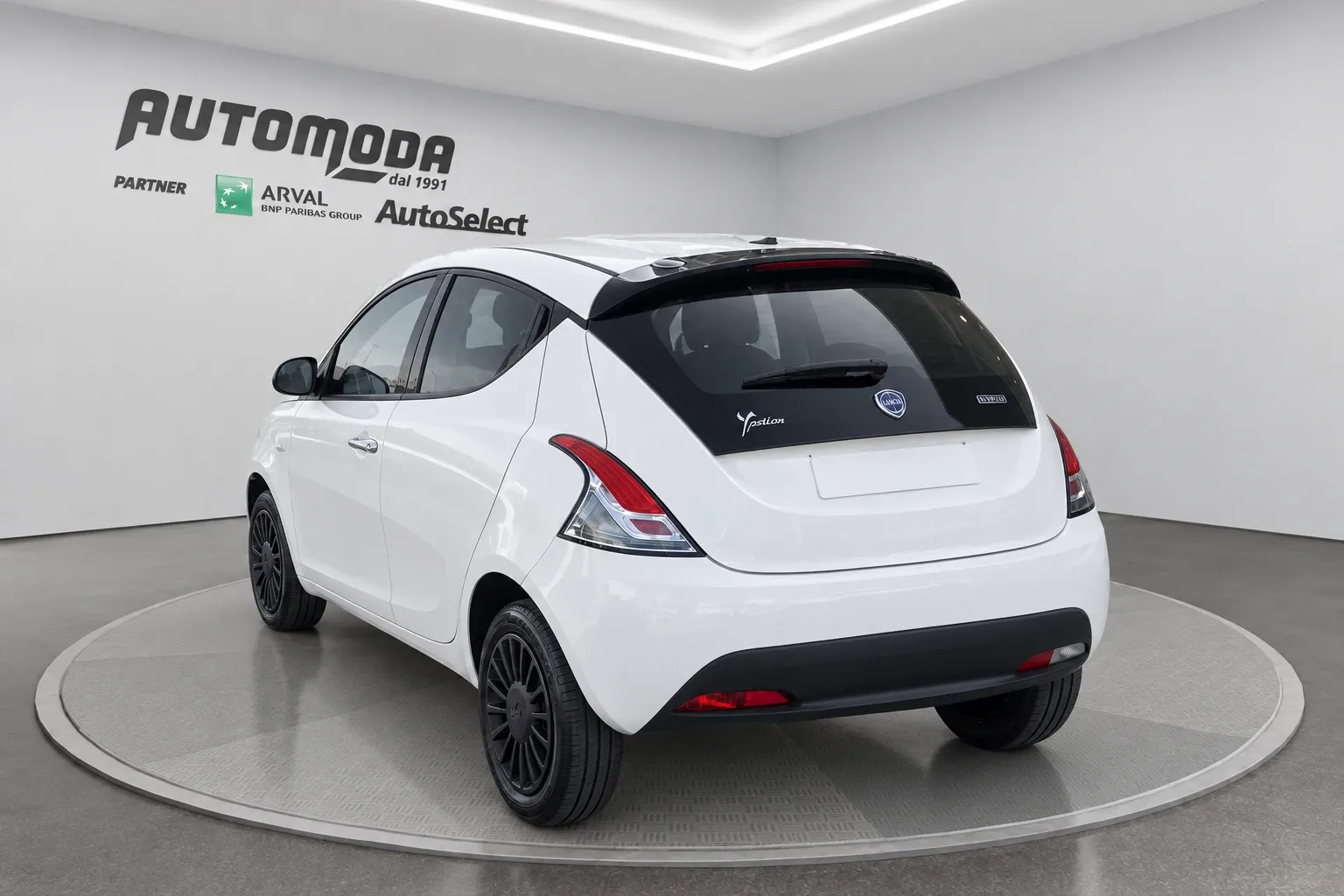 Lancia Ypsilon HYBRID SILVER 2023 — foto 6