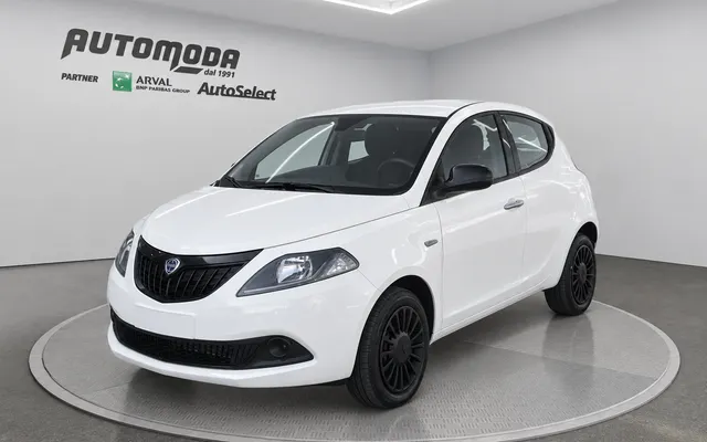 Lancia Ypsilon HYBRID SILVER