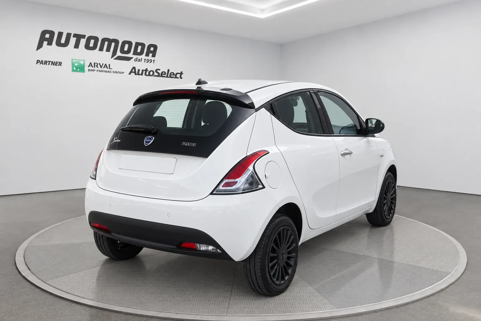 Lancia Ypsilon HYBRID SILVER 2023 — foto 4