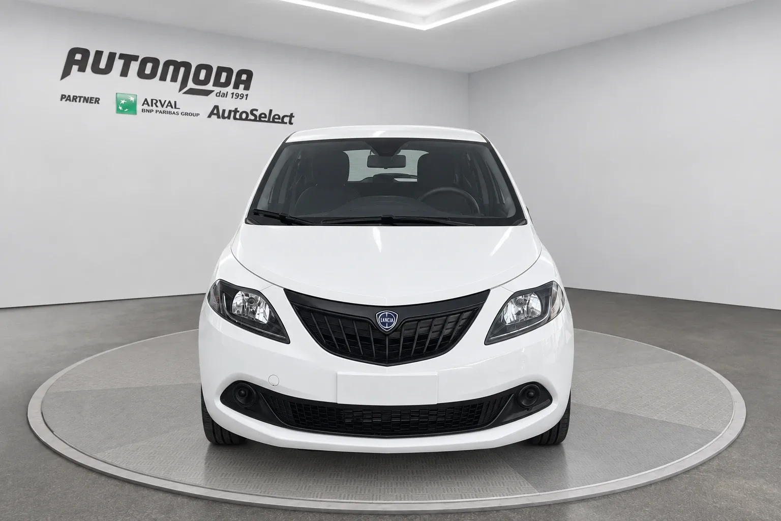 Lancia Ypsilon HYBRID SILVER 2023 — foto 2
