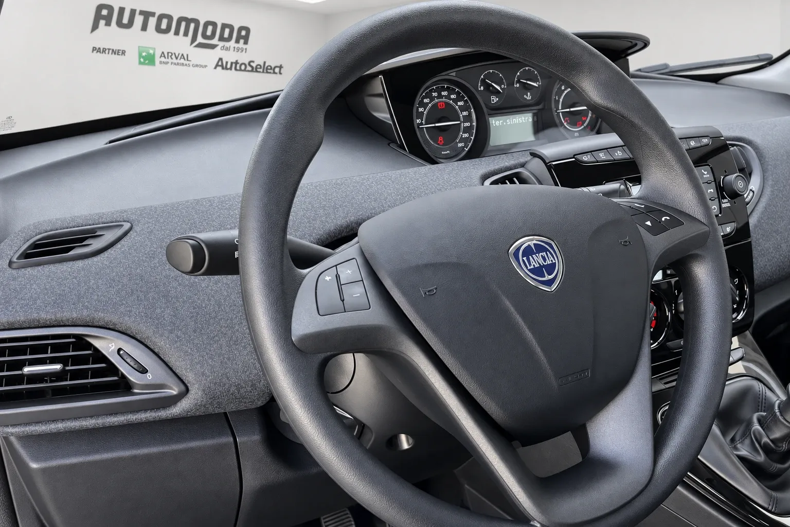 Lancia Ypsilon HYBRID SILVER 2023 — foto 12