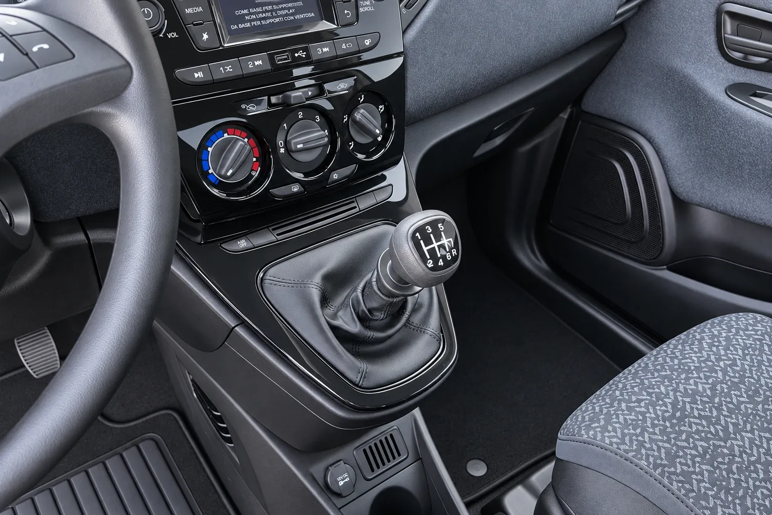 Lancia Ypsilon HYBRID SILVER 2023 — foto 14