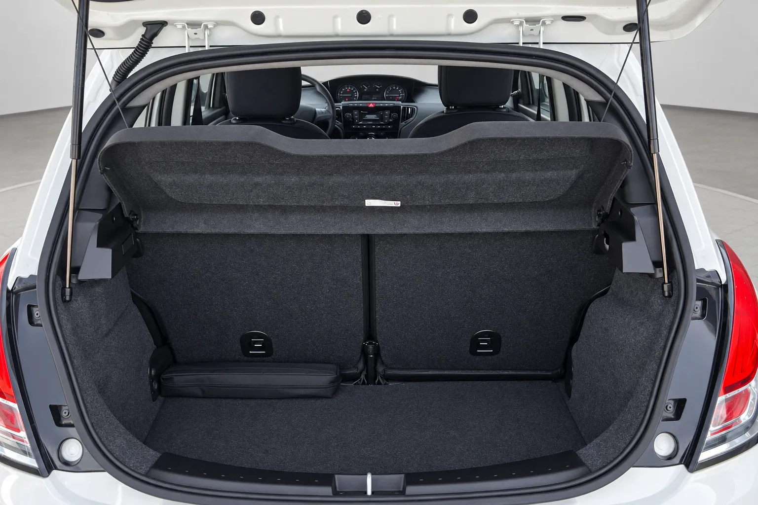 Lancia Ypsilon HYBRID SILVER 2023 — foto 17