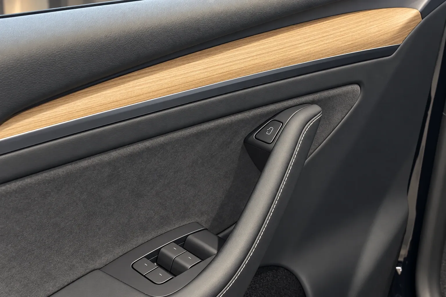 Tesla Model Y 50 kWh RWD 2024 — foto 11