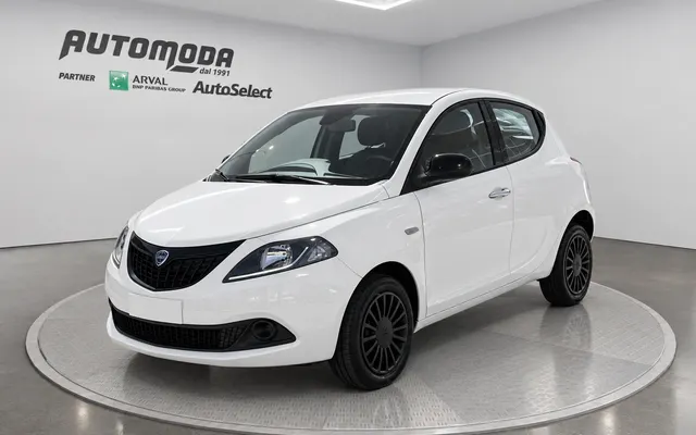 Lancia Ypsilon HYBRID SILVER