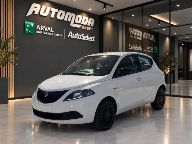 Lancia Ypsilon HYBRID SILVER