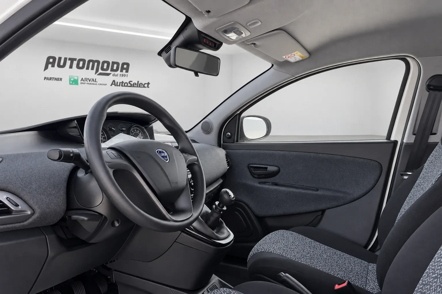 Lancia Ypsilon HYBRID SILVER 2023 — foto 11